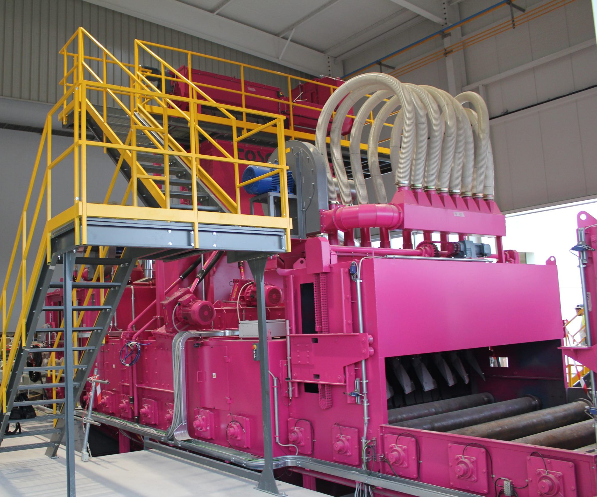 Grenailleuse industrielle pour tôles & profilés TOSCA rose avec groupe de séchage